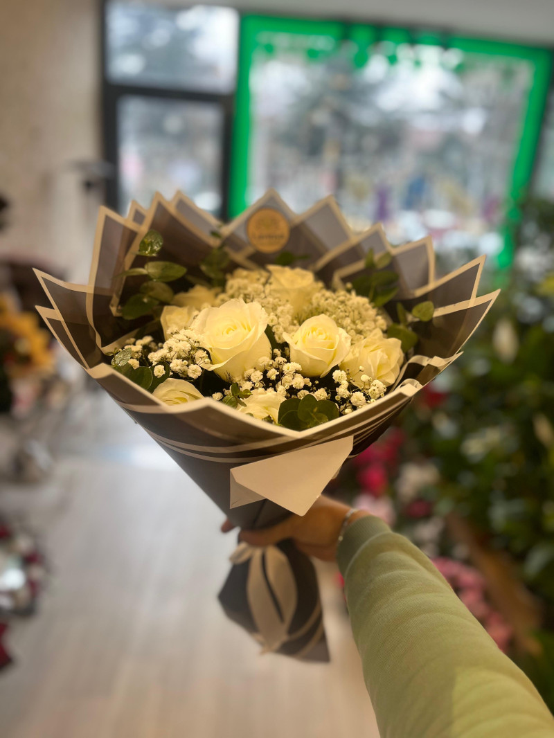 10 Adet Canlı Beyaz Gül Buketi