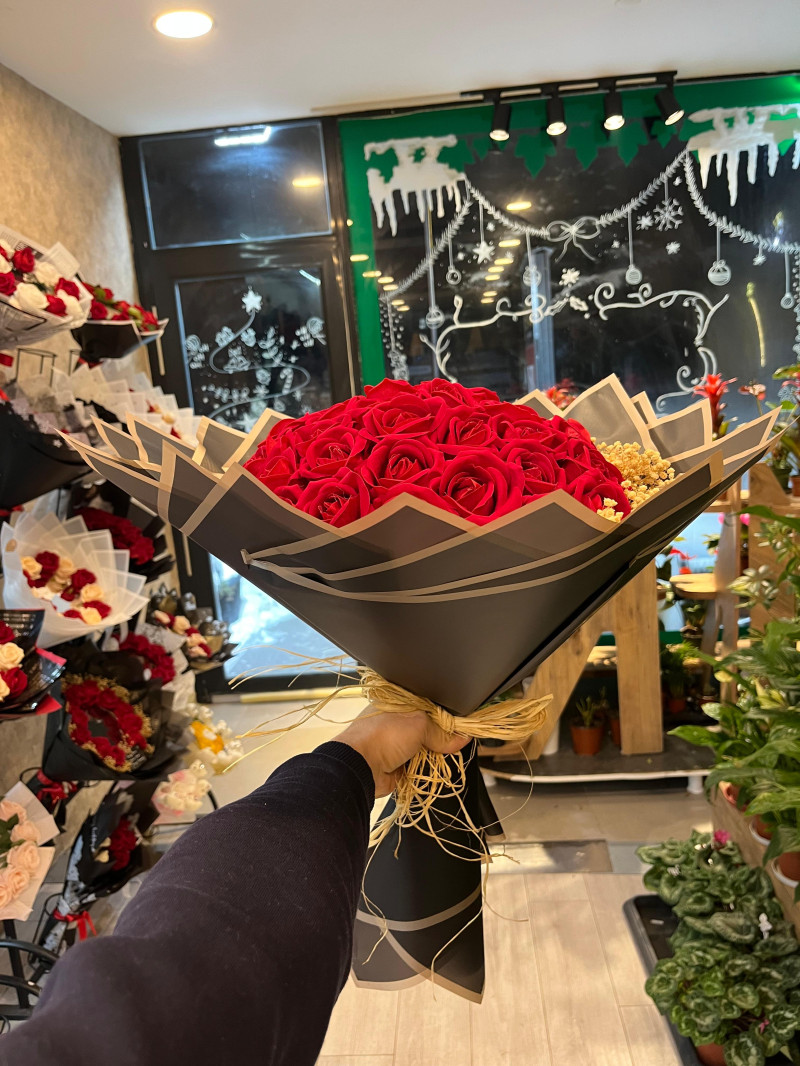 41 Yapay Kırmızı Gül Buketi