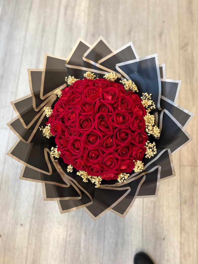 41 Yapay Kırmızı Gül Buketi